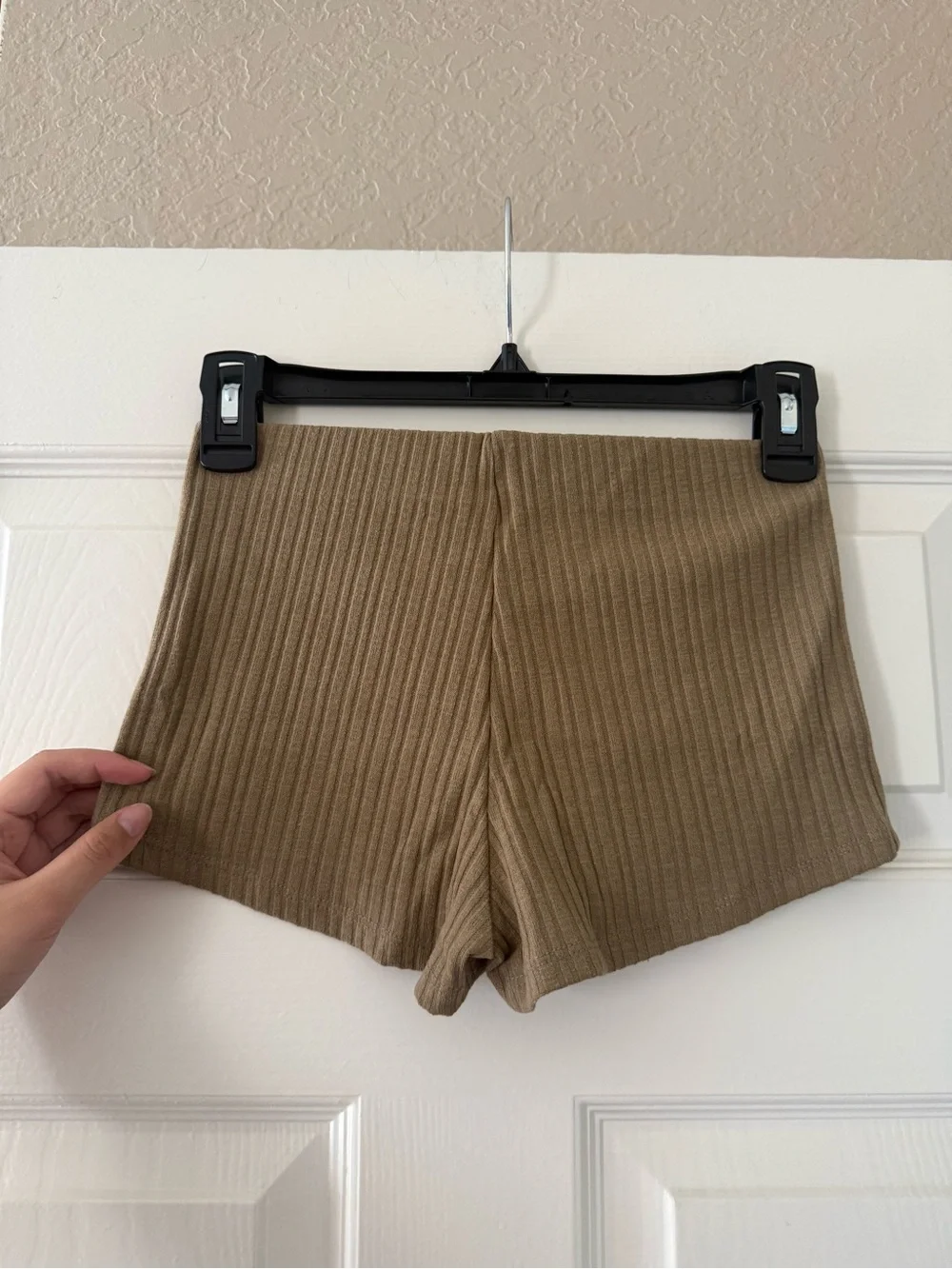 BNWT Zara Light Olive Green Rib Knit Button Shorts